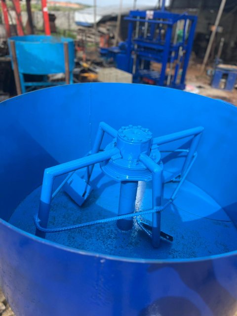 Concrete mixer machine photo 3