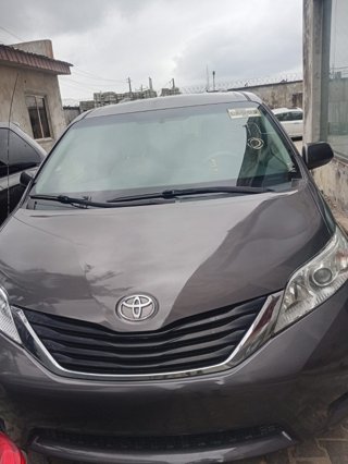 TOYOTA SIENNA