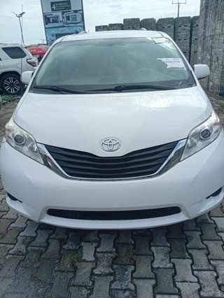 TOYOTA SIENNA